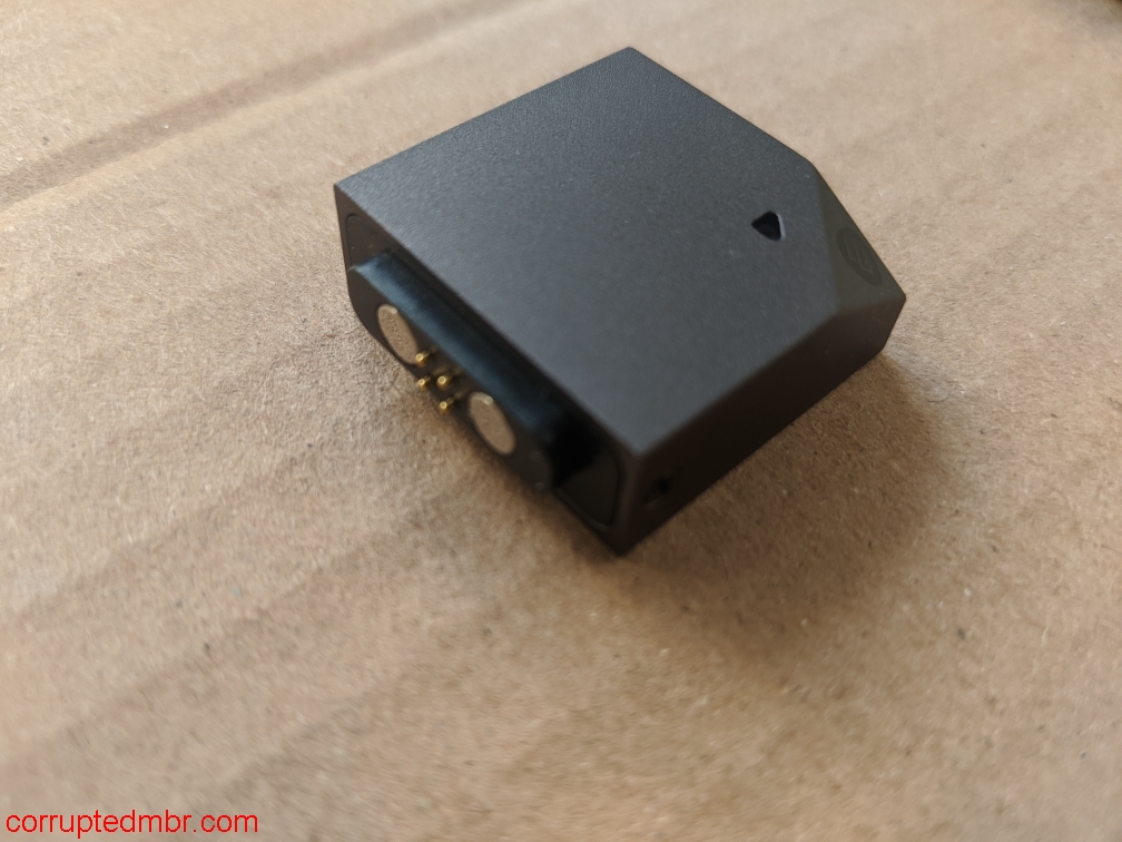 /posts/ellipal-titan-mini-review/images/EllipalTitanMini_charger1.jpg